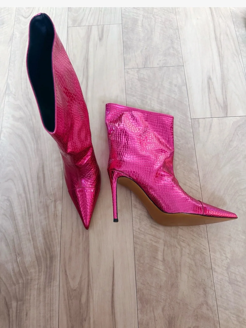 Alexandre Vauthier 
crocodile-effect 105mm ankle boots - Picture 3 of 6